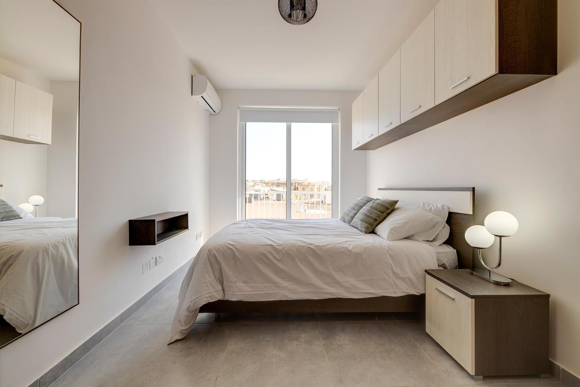 Stunning 2Br Holiday Penthouse In Central Слима Экстерьер фото